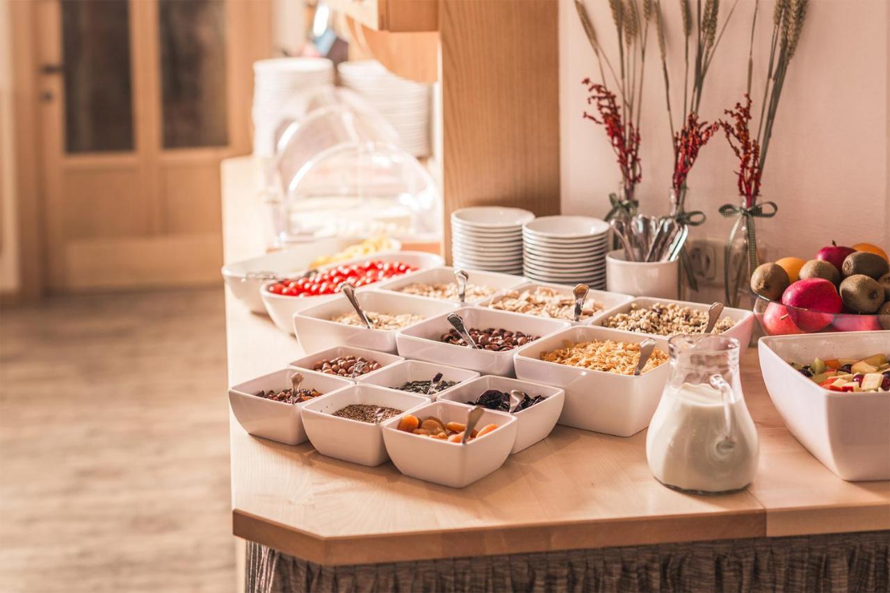 פיס Hotel Garni Hubertushof מראה חיצוני תמונה